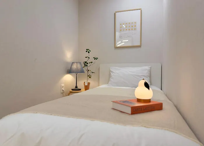 Hongdae Lovely 2room House *