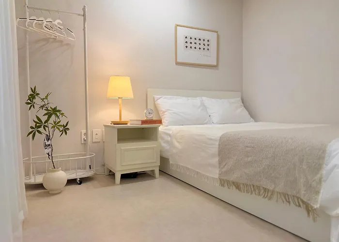 Hongdae Lovely 2room House *