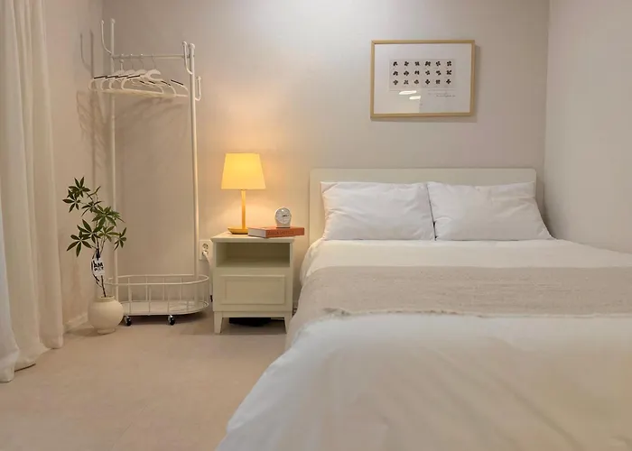 Hongdae Lovely 2room House 公寓 *