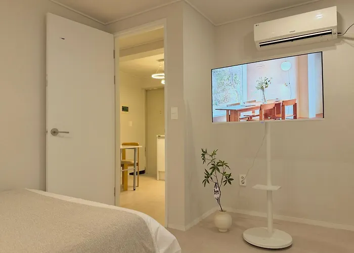 Hongdae Lovely 2room House *