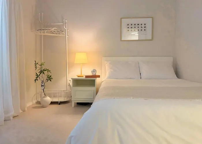 Hongdae Lovely 2room House *
